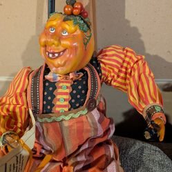 Vintage Windward holiday shelf sitter