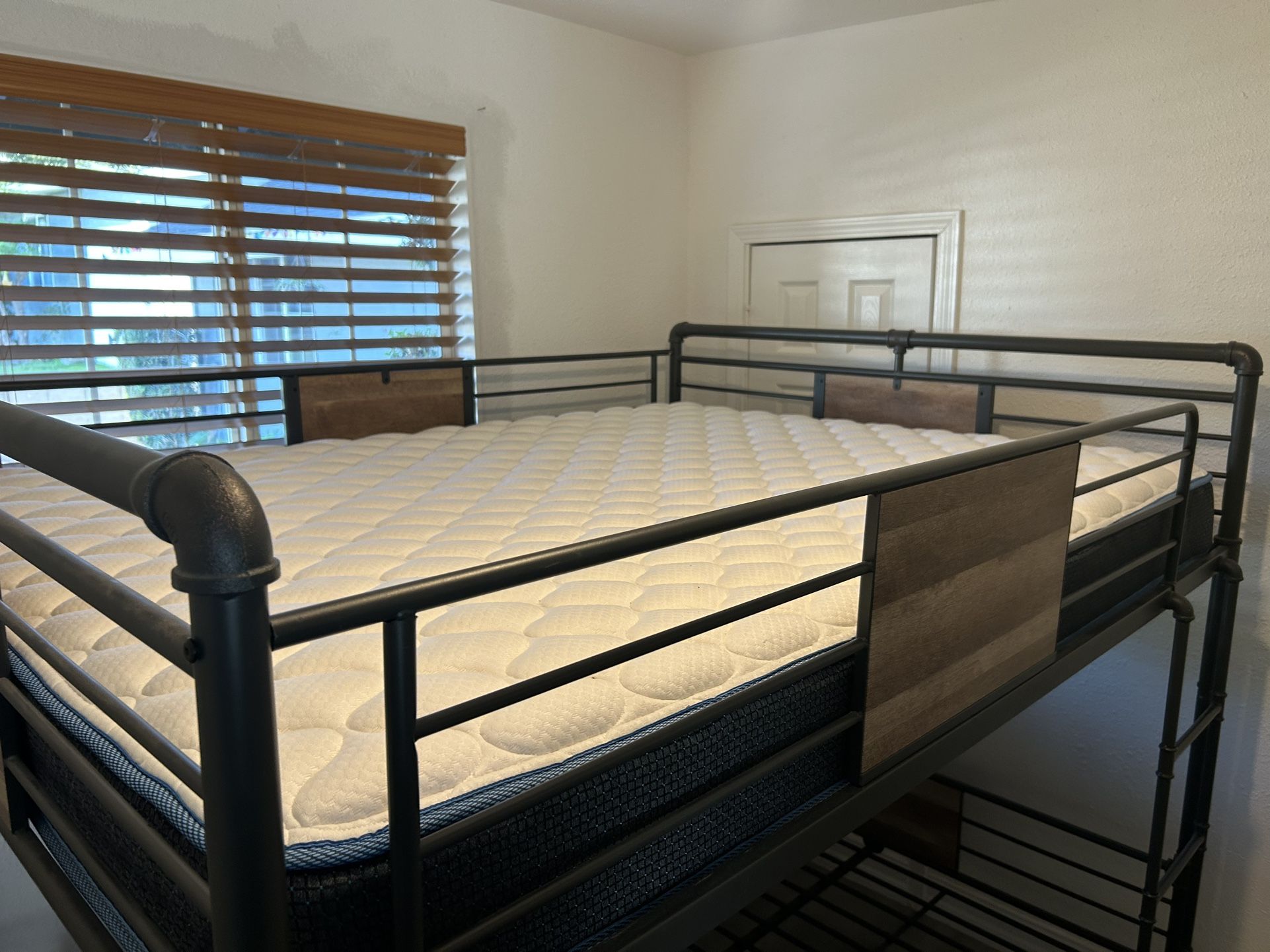 Queen Size Bunk Beds Metal Very Sturdy 1 Mattress Only Litera De Metal Macisa 1 Colchon 280