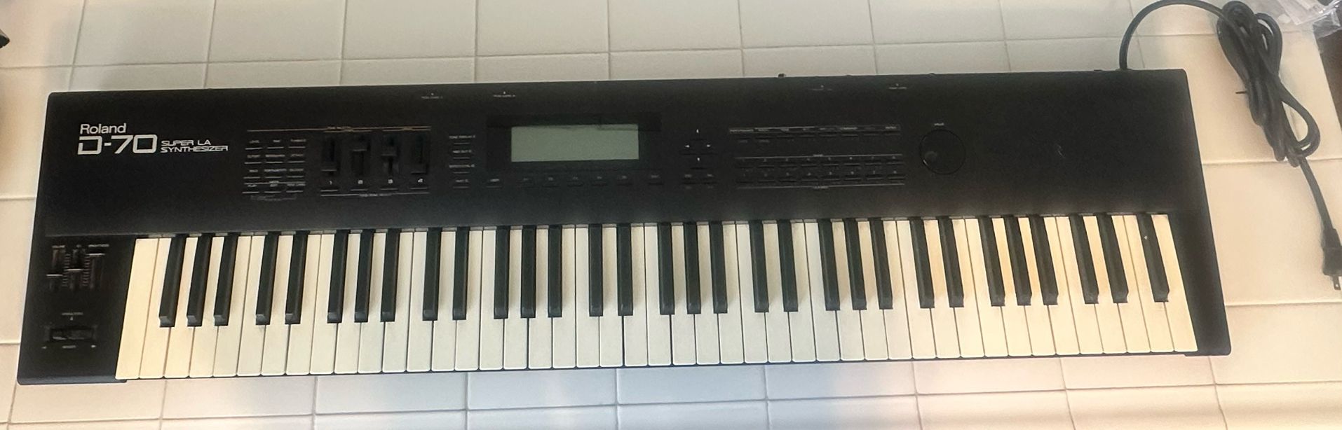 Roland D-70 Synthesizer