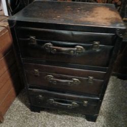 3 Drawer Trunk Style Side Dresser 