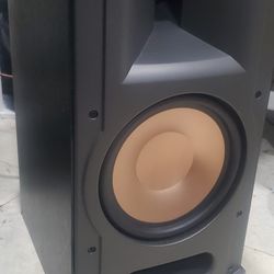 PAIR OF CLIPCH SPEAKERS 