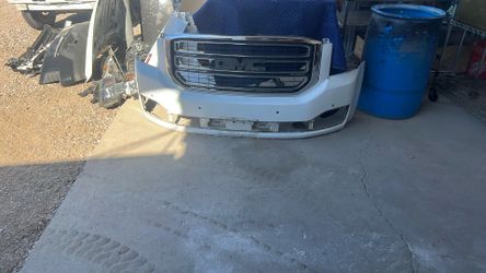 15 to 20 gmc Yukon front bumper with grill