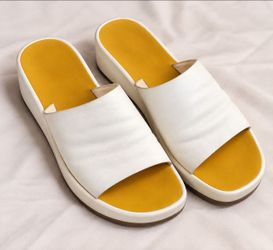 Nine West White Platform Slide Sandals – Women’s Size 7