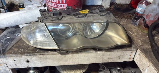 2001 bmw 330 right side headlight