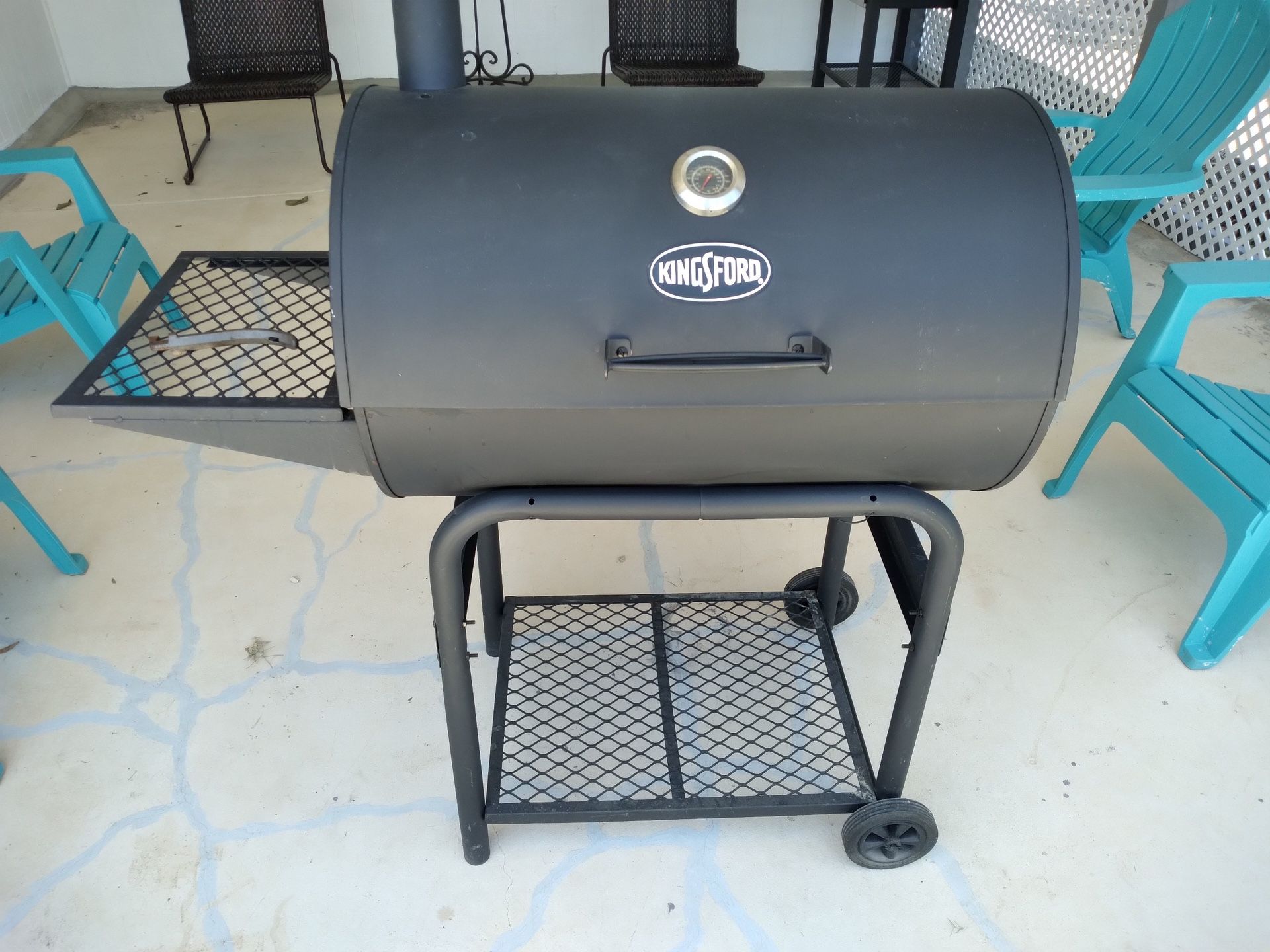 KINGSFORD CHARCOAL GRILL 24 Width/ 29 Length