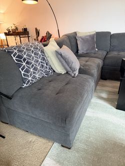 Thomasville Tisdale 6 Piece Sectional w/ Ottoman