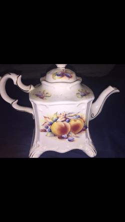 Tea pot
