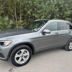 2017 MERCEDES-BENZ GLC 300 2.0L *ONLY 87K MILES WARRANTY FINANCING*FL  *ONLY 87,000 MILES  MERCEDES-BENZ SERVICED SINCE NEW  *CLEAN FLORIDA TITLE  BLA