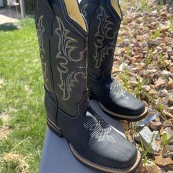 COWBOY BOOTS UP FOR SALE 🔥🔥🔥🔥
