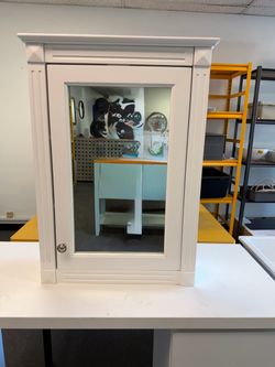 Moving Sale 20" Wall Mounted Bathroom Mirror Medicine Cabinet with Height Adjustable Shelf. White
