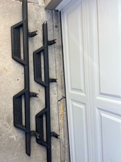 2025 Nissan frontier OEM side steps