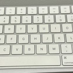 Apple Magic Keyboard Model A2450