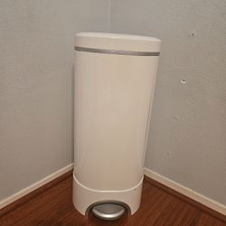 Munchkin Diaper Pail