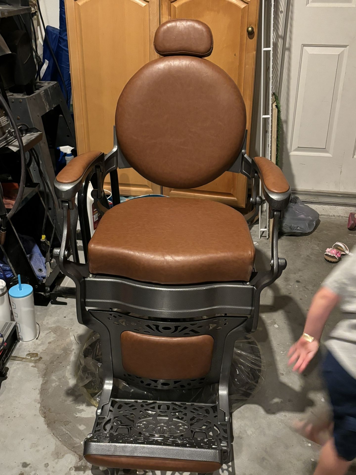 Barber Chair (Brand New)