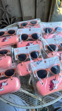Girl sunglasses and case set
