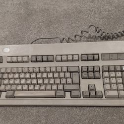 IBM model M Keyboard 1985