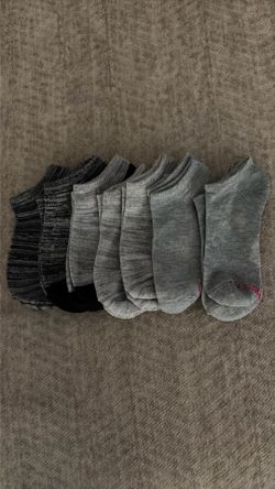 Girls Hanes Socks -7 New pairs