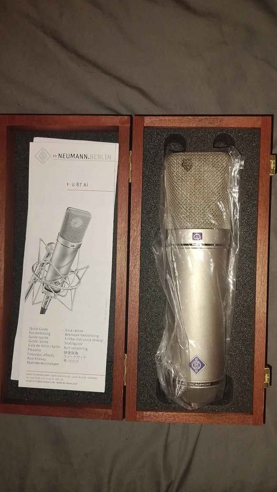 Neumann U 87 Ai Shockmount Set Z Microphone With Box
