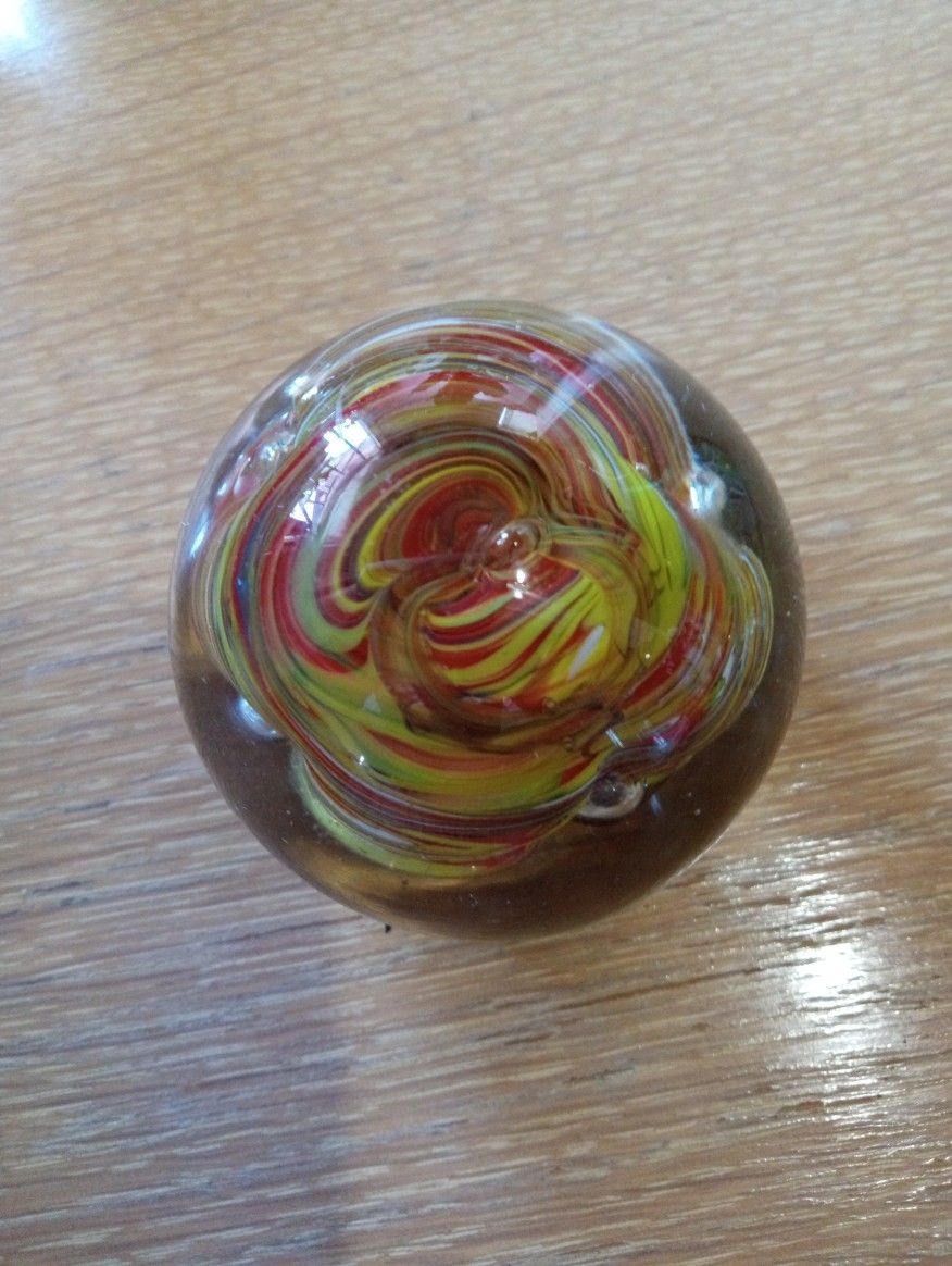 Beautiful Colorful Paper Weight 