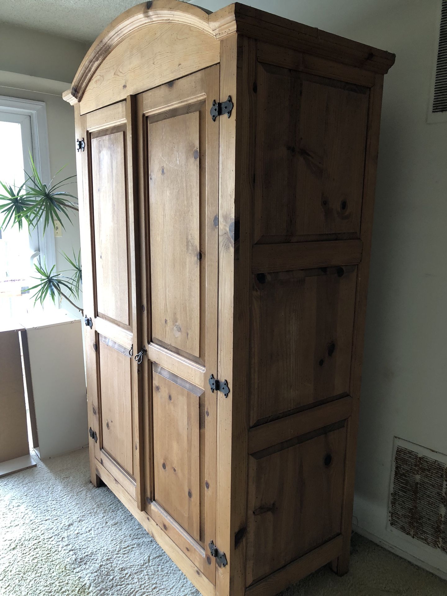 Real Wood TV Dresser For Sale $ 60 Dollars