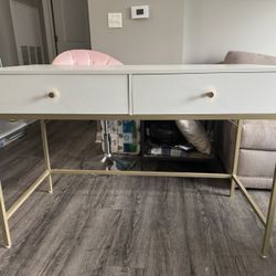 Desk/vanity