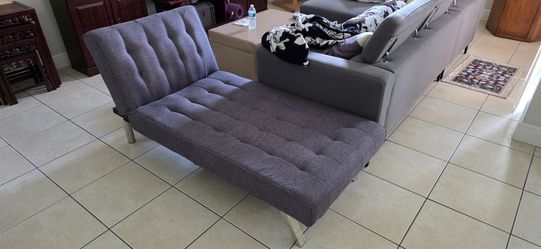 Gray chaise lounge