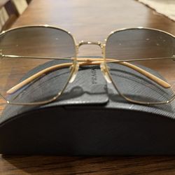 Gucci Sunglasses (Women)