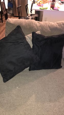 Black pillow set