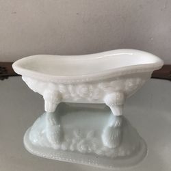 Vintage White Decorative Bathtub Soap Dish 🛁🧼