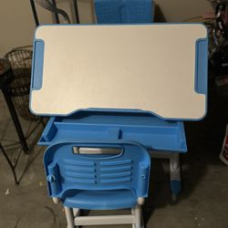 Mount It - Kids Desk & chair Set 