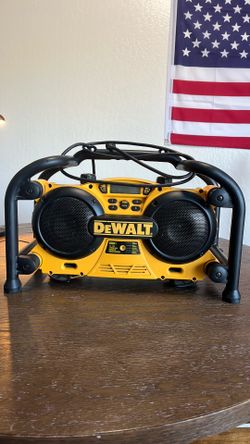 DeWalt worksite radio/charger