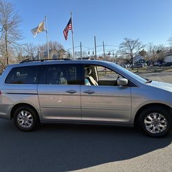 2008 Honda Odyssey EX-L 8  passenger