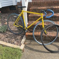 Windsor Fixed Gear Road Bike + Brake & 2 Additional Black Tires