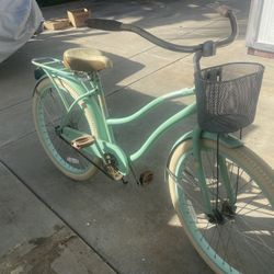Huffy Deluxe Women’s 26” Cruiser Bike – Step-Through – Mint Green – Excellent Condition