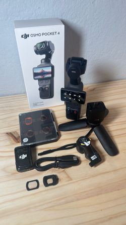 DJI Osmo Pocket 4 Bundle