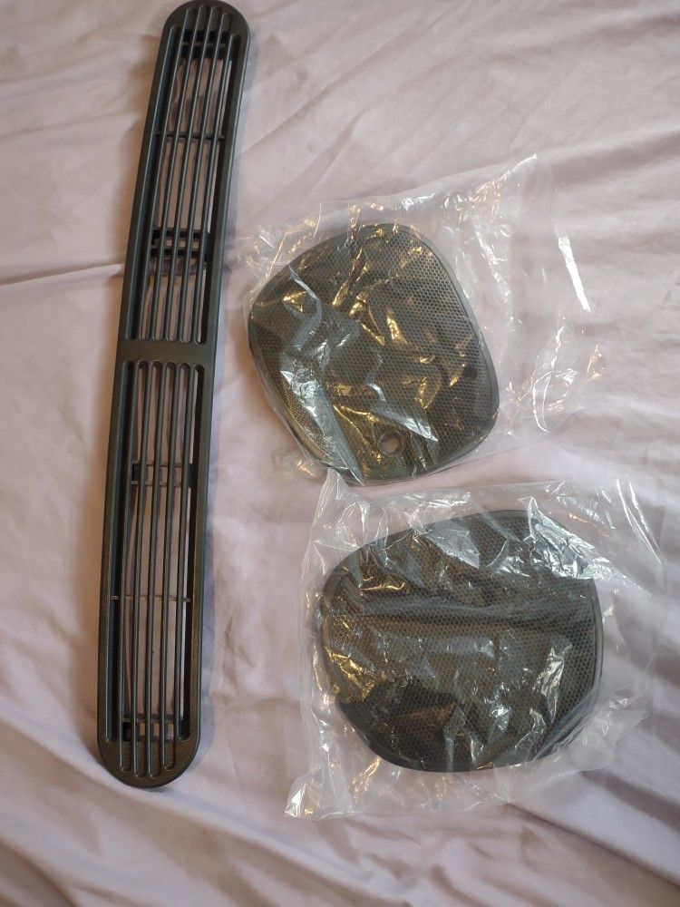2000 Sonoma Dashboard Vent And Speaker Covers