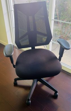 Ergonomic office chair