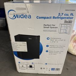 Midea 2.7-cu ft Mini Fridge ( Black )