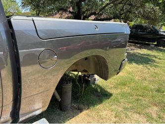 2010-2018 Dodge Ram 1500 Classic 5’7 Ram Box Bed Great Condition