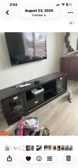 Free-Black media console