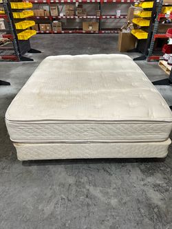 Sealy Cherbourg III Ultra Plush Queen Pillowtop Mattress