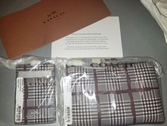 *NEW in plastic Coach New York Wristlet and Lanyard