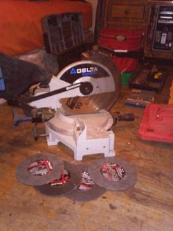 saw y mucha ramienta todas por 135$