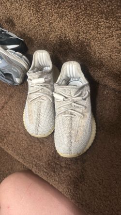 Yeezys kids shoes size 11