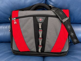 Swiss Gear Computer Messenger Bag, fits 17” Laptop