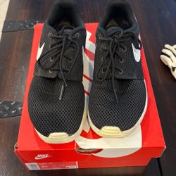 Black Nike Golf Shoes Kids Size 3