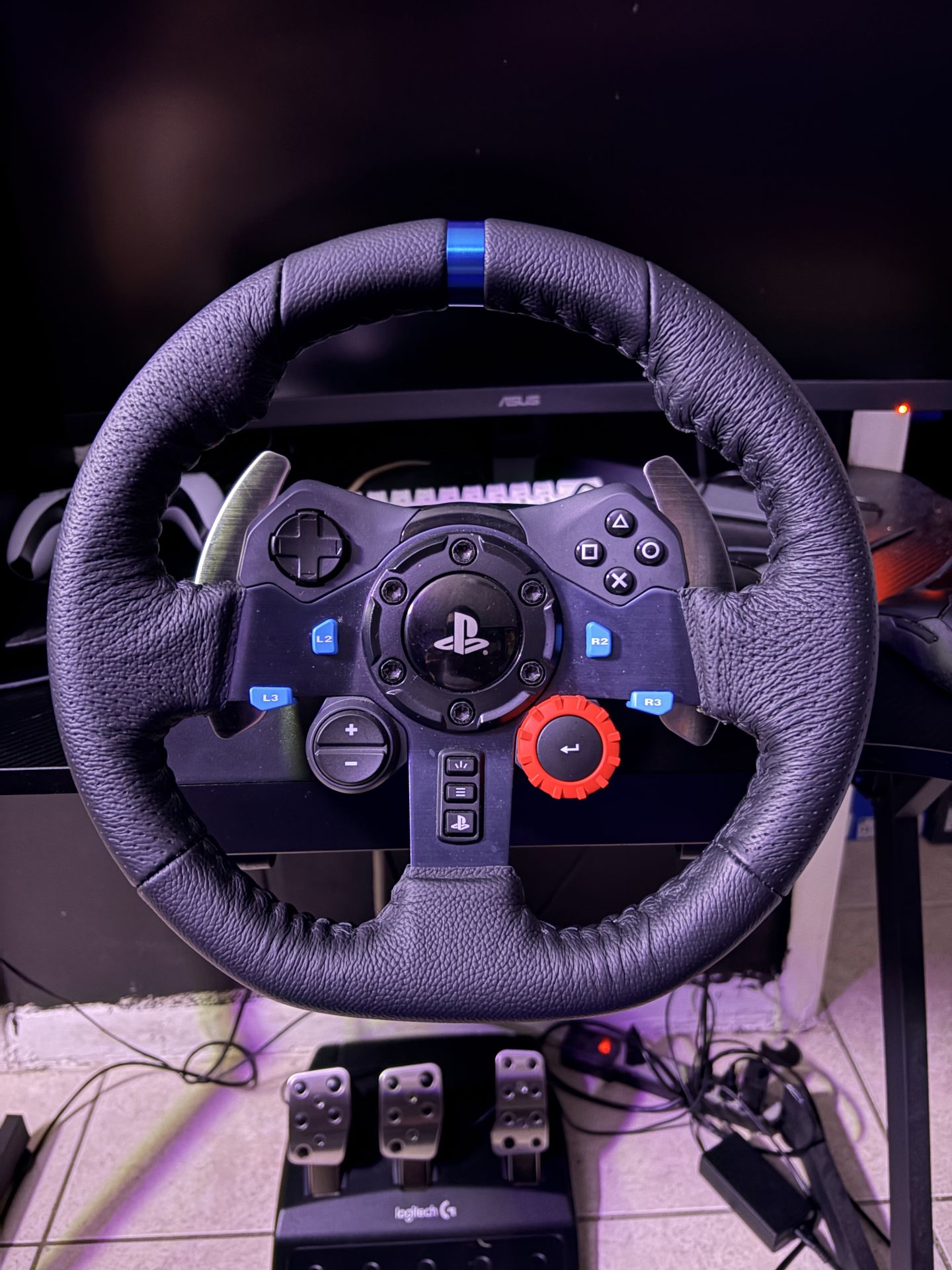 Logitech G29 racing wheel and pedals
