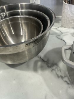 4 steel bowls