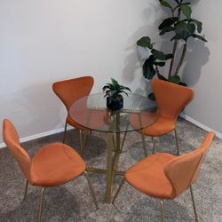 Diming Room Table & Chairs 