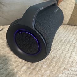 Sony Wireless Speakers Gx500 New And Gx300 Like New Can Pair Both Whit The App Very Cool Seatings 